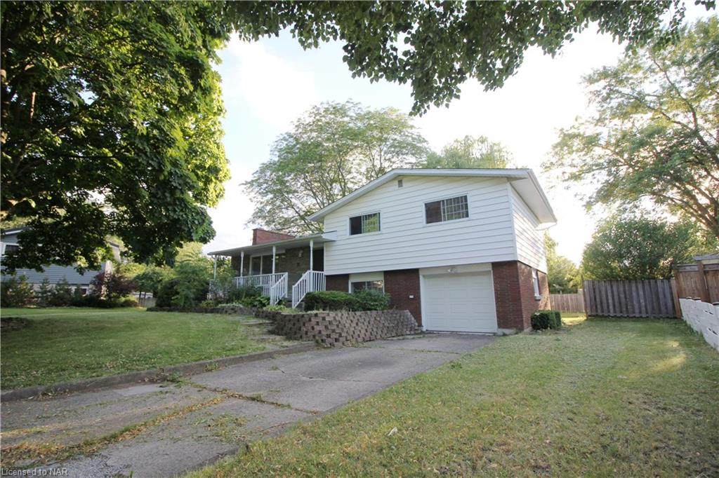 12 Queens Court - Photo 1