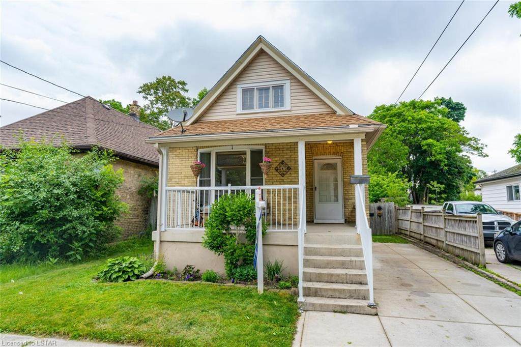16 Queens Place - Photo 1
