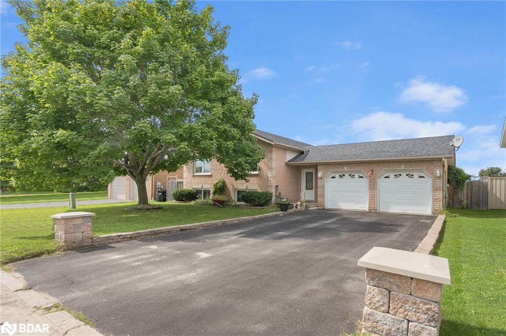 4 Harvey Drive - Photo 1