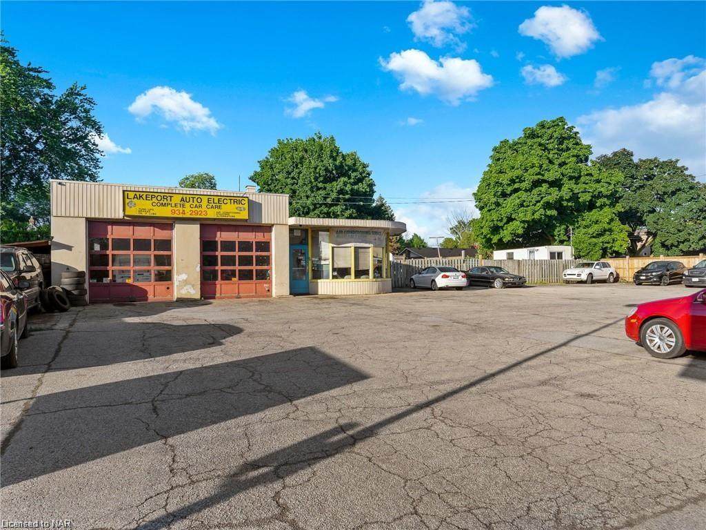 81 Lakeport Road - Photo 1
