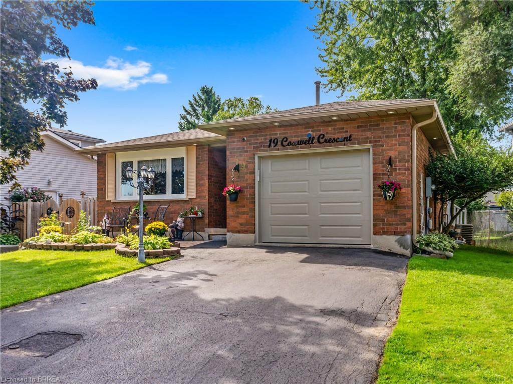 19 Coxwell Crescent - Photo 1