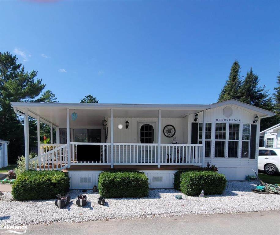 20 Topaz Street - Photo 1