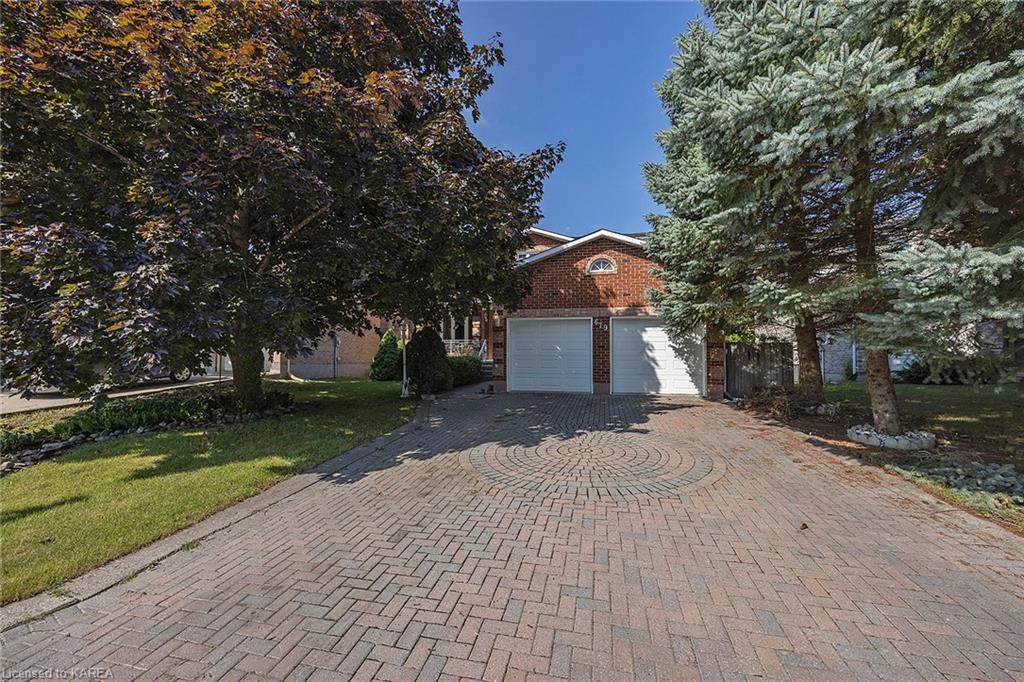 679 Parkside Crescent - Photo 1