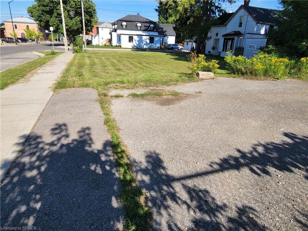 154 Robinson Street - Photo 1