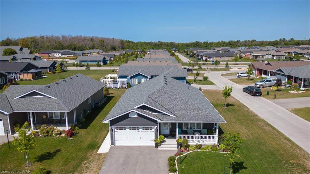 38 Lake Breeze Drive - Photo 1