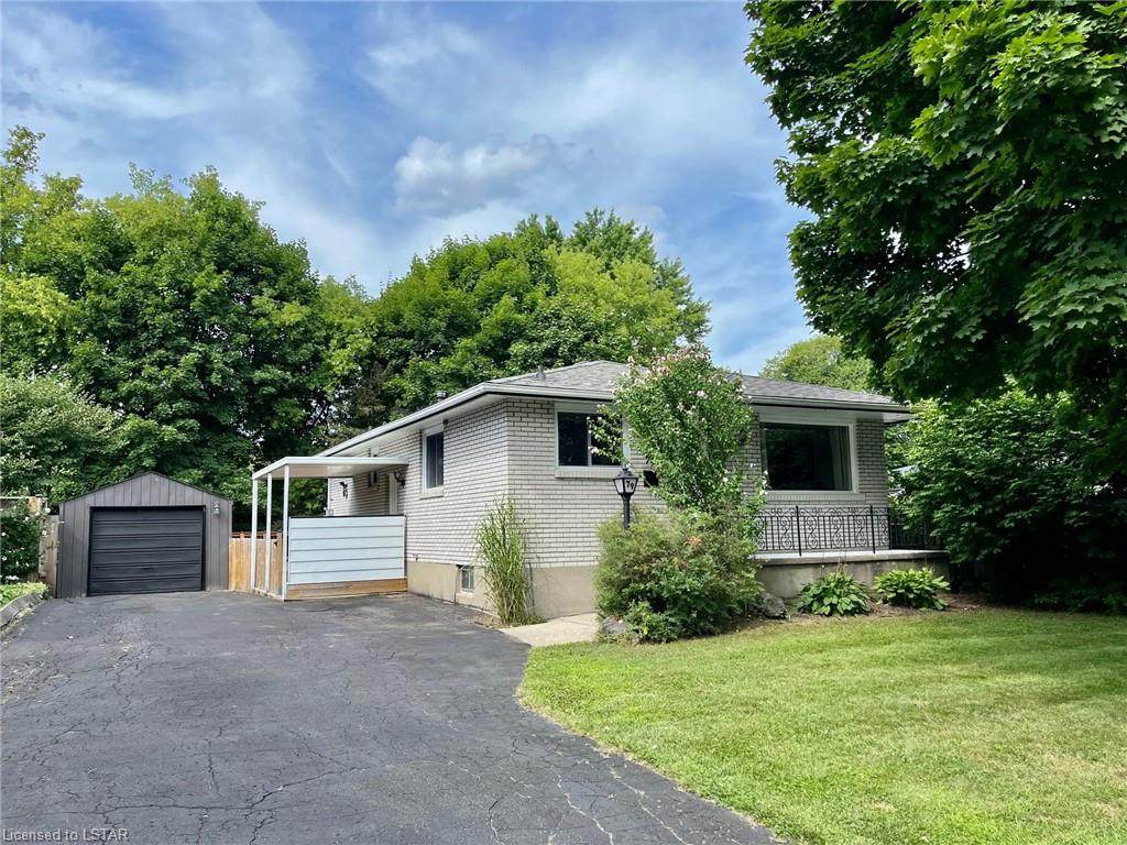 79 Amy Crescent - Photo 1