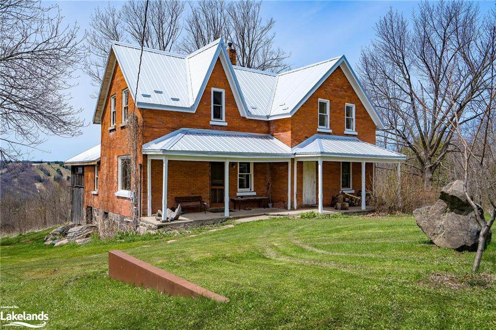 194844 13 Grey Road - Photo 1