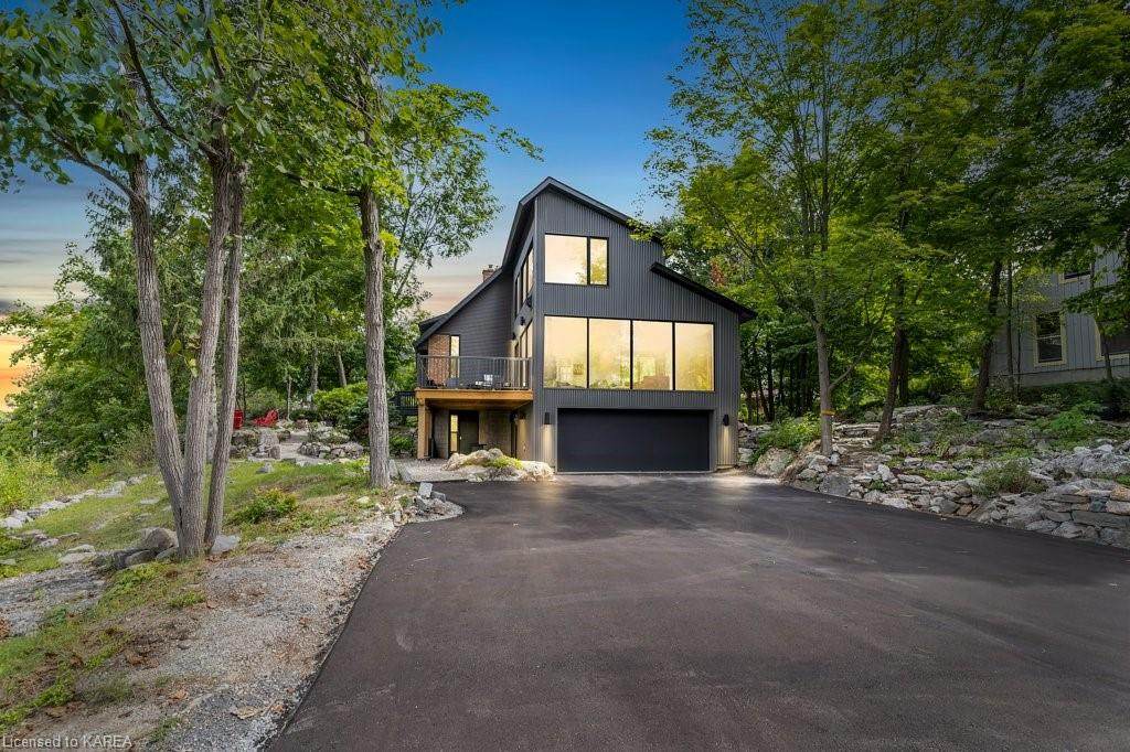 1655 St. Lawrence Avenue - Photo 1