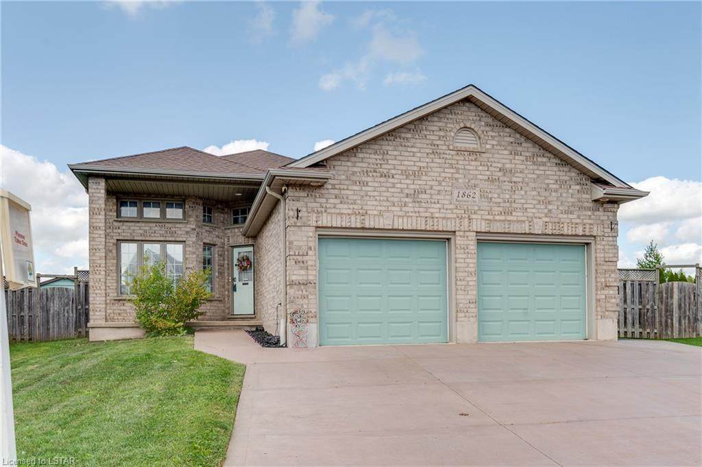 1862 Bayswater Crescent - Photo 1