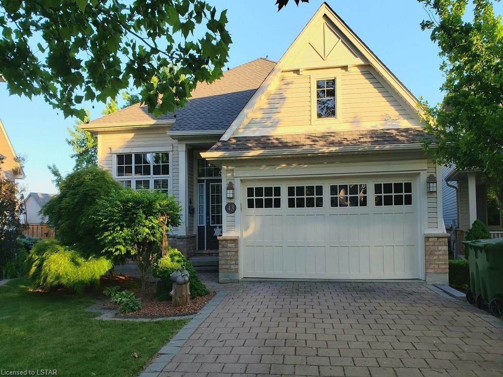 43 Augusta Crescent - Photo 1