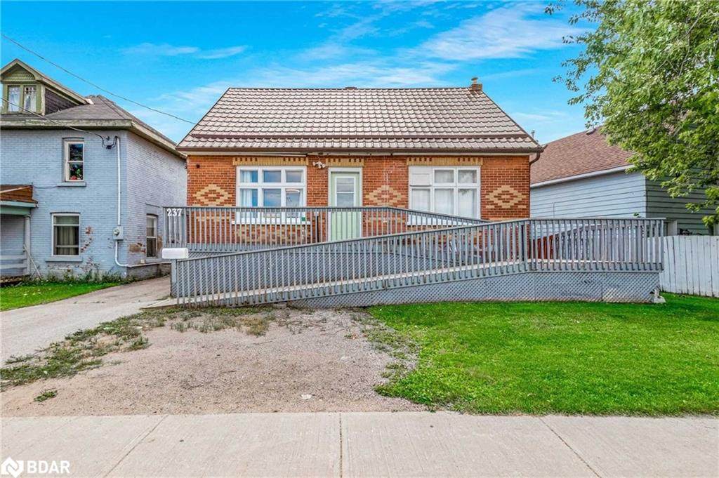 237 Atherley Road - Photo 1