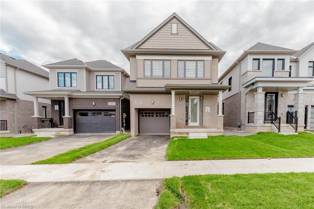 135 Fairey Crescent - Photo 1