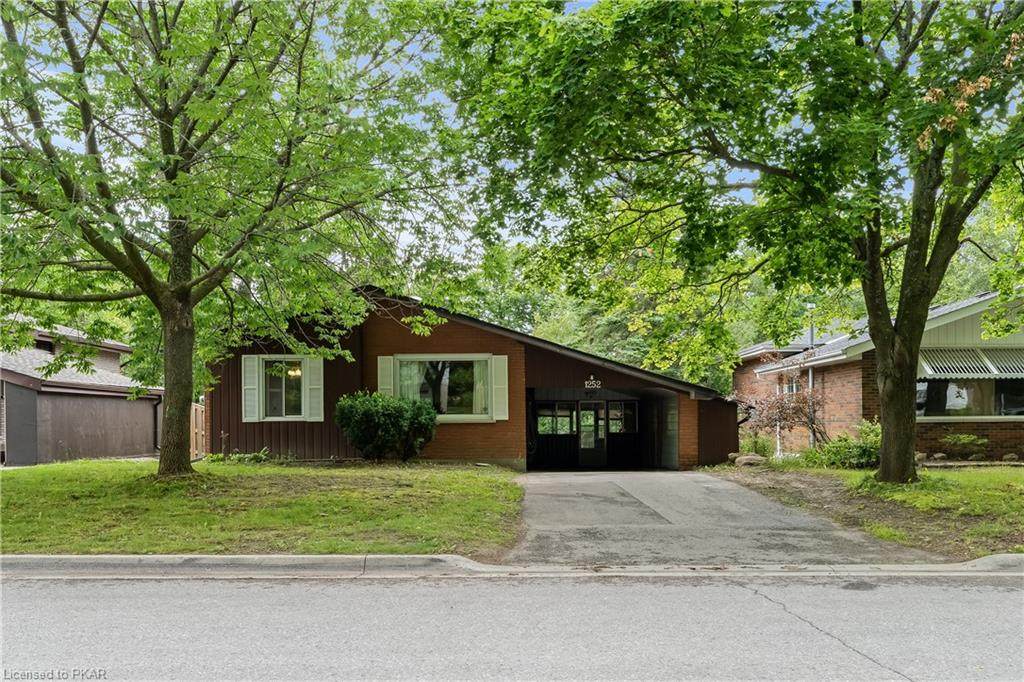 1252 Cartier Boulevard - Photo 1