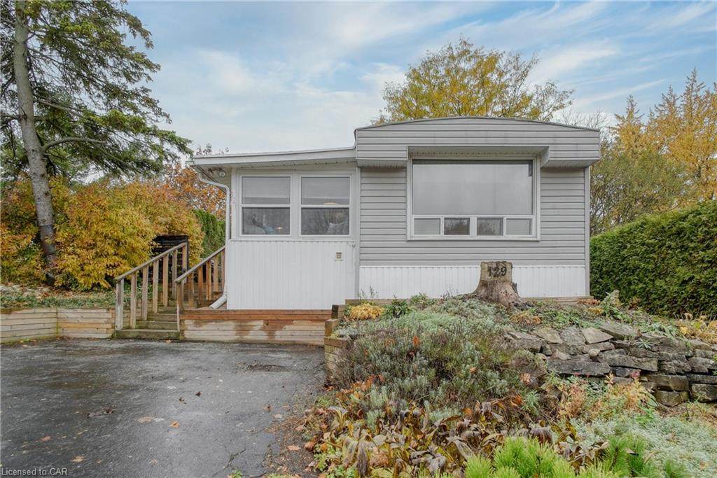 129 Maple Crescent - Photo 1