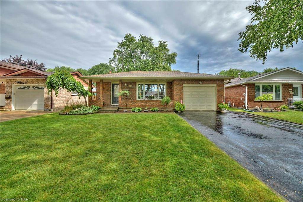 5985 St. Anthony Crescent - Photo 1