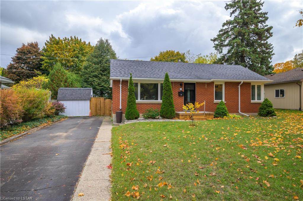 382 Colville Boulevard - Photo 1