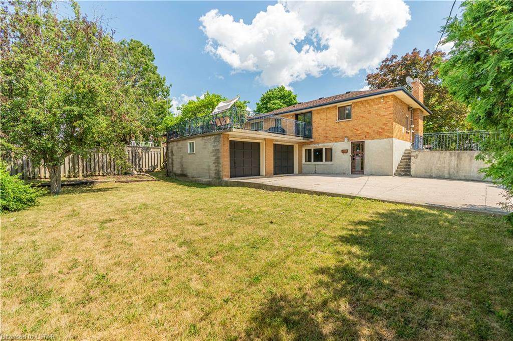 286 Burlington Crescent - Photo 1