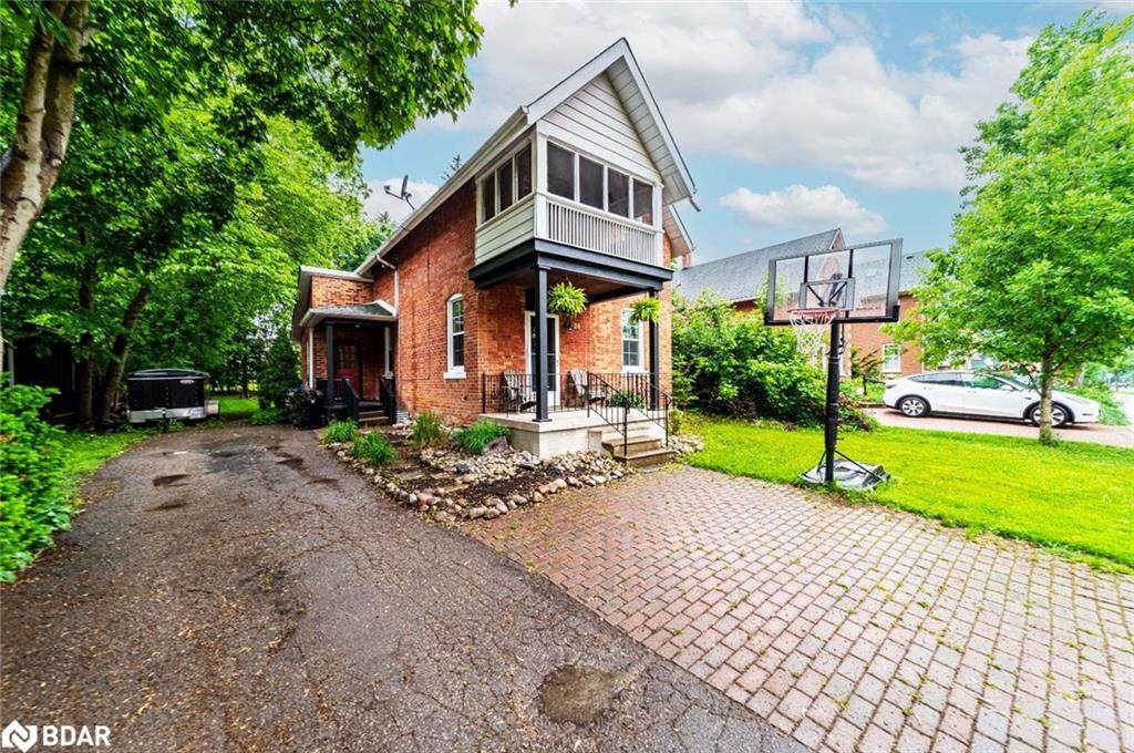 20 Alexander Street - Photo 1