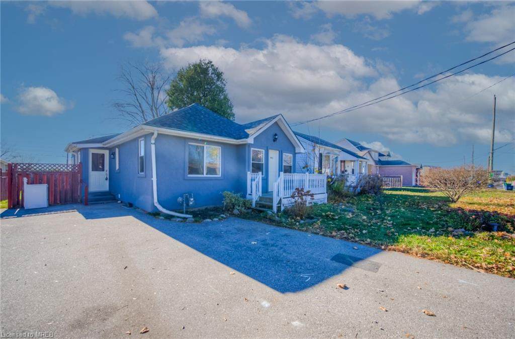 44 Avenue Road - Photo 1