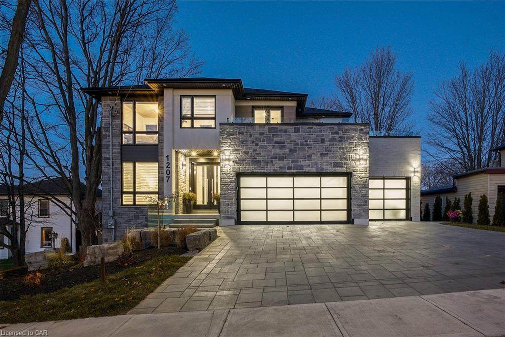 1207 Queen Street - Photo 1