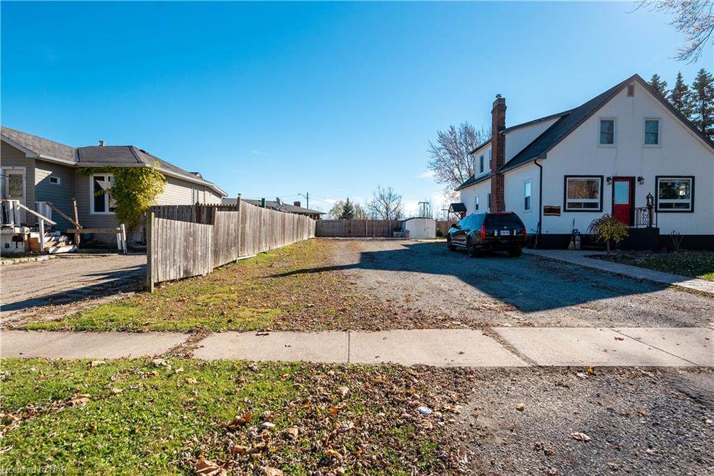 137 St George Street - Photo 1
