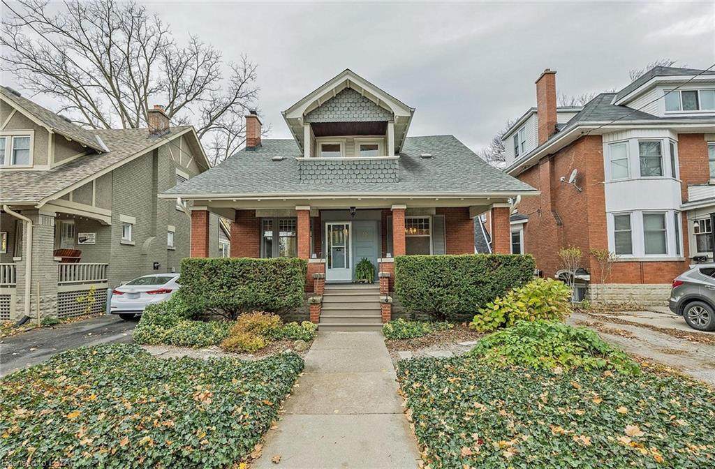 35 Belgrave Avenue - Photo 1