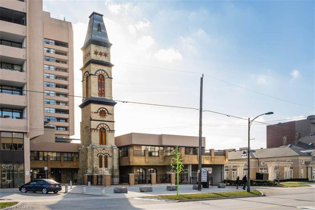379 Dundas Street - Photo 1