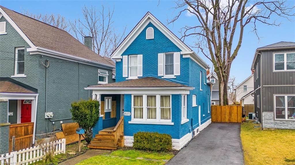 4577 Ryerson Crescent - Photo 1