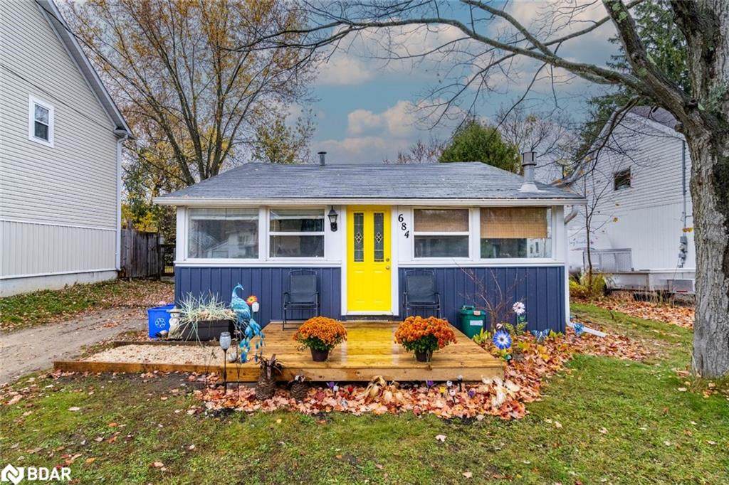 684 Chestnut Street - Photo 1
