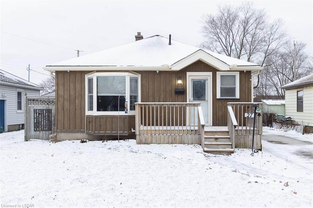 27 Heather Crescent - Photo 1