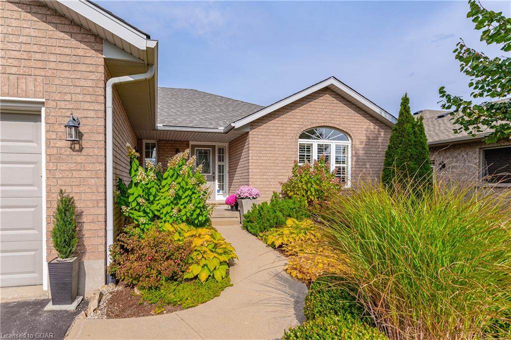 99 Stanley Crescent - Photo 1