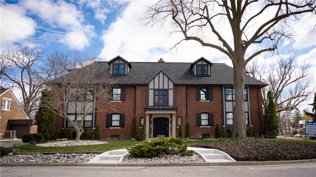 130 Windsor Crescent - Photo 1 130 Windsor Crescent - Photo 1