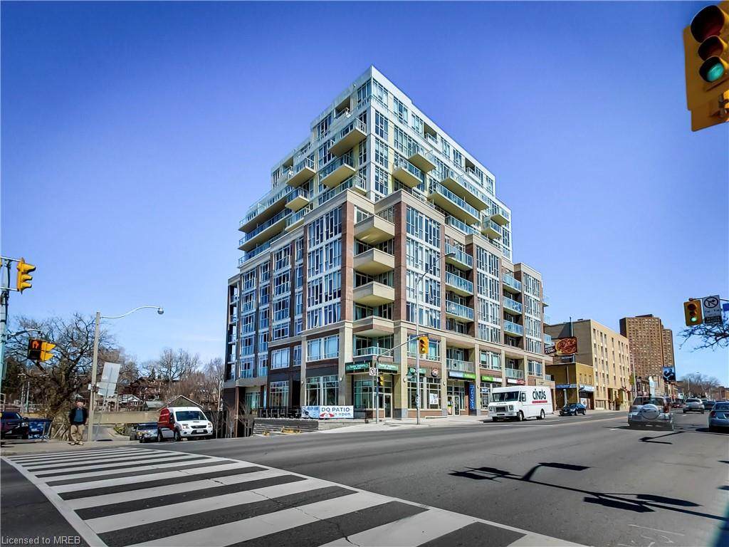1638 Bloor Street - Photo 1