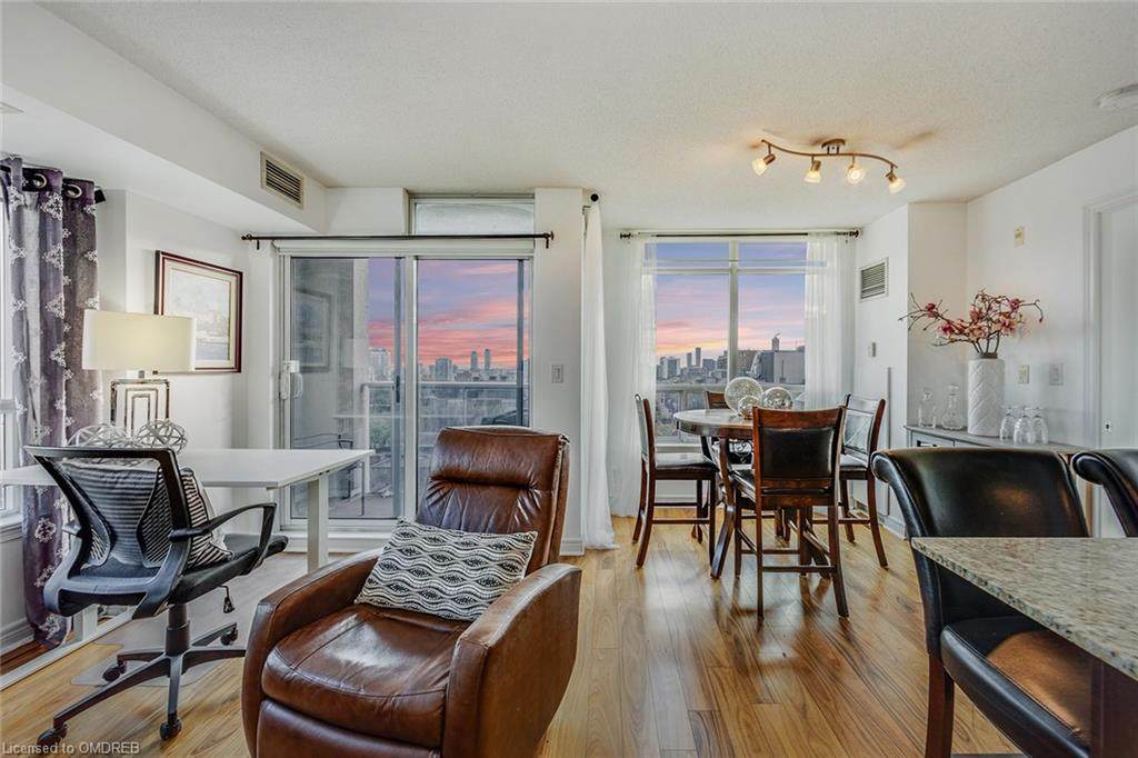 225 Wellesley Street - Photo 1