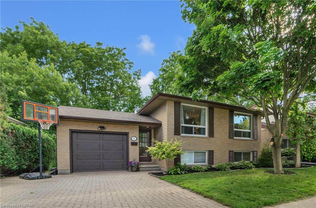 20 Acorn Crescent - Photo 1