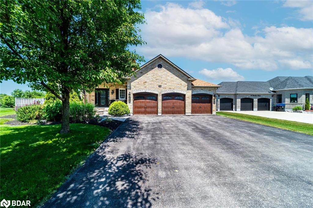 12 Dundas Drive - Photo 1