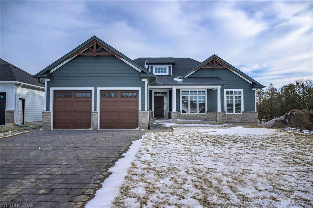 7 Spruce Crescent - Photo 1