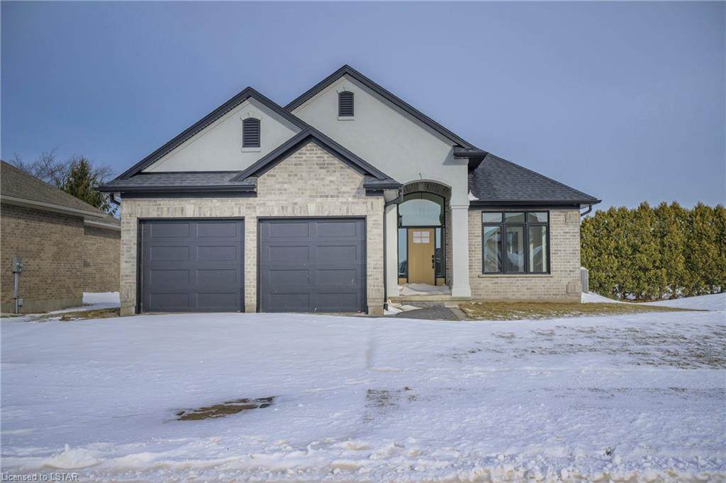 17 Spruce Crescent - Photo 1