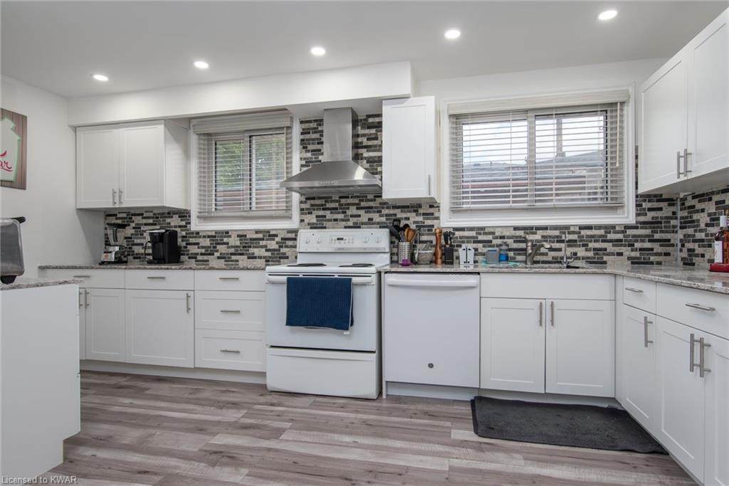 754 Kummer Crescent - Photo 1