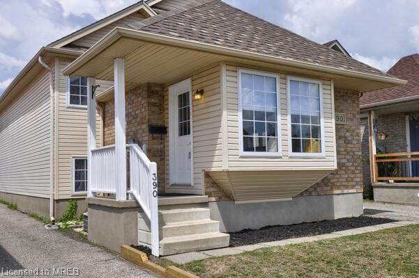 390 Wake Robin Crescent - Photo 1