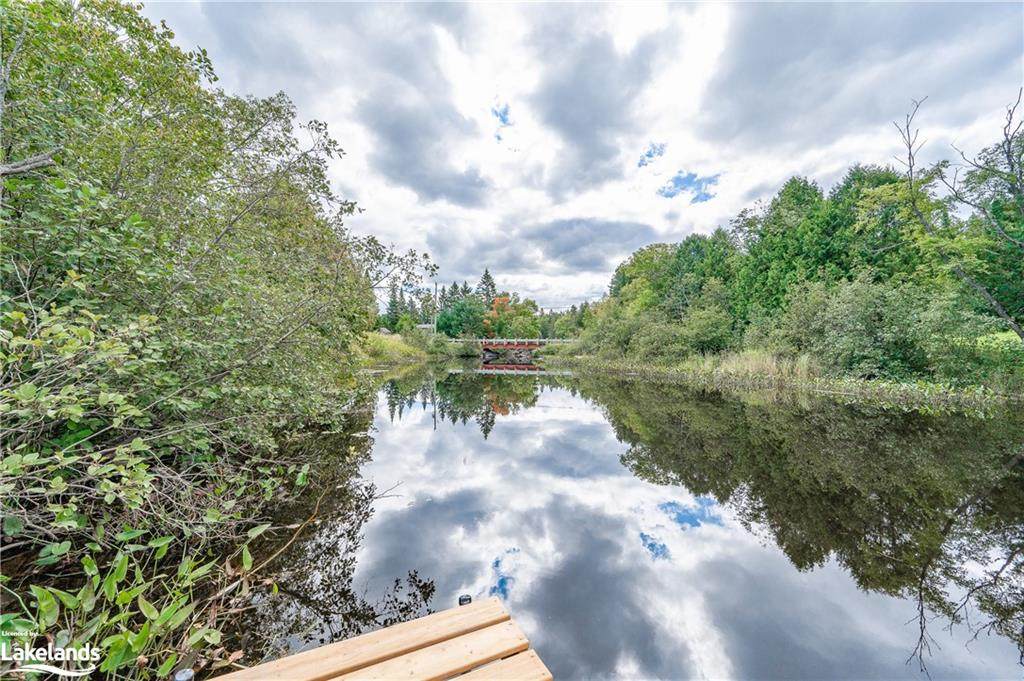 560 Rowanwood Road - Photo 1