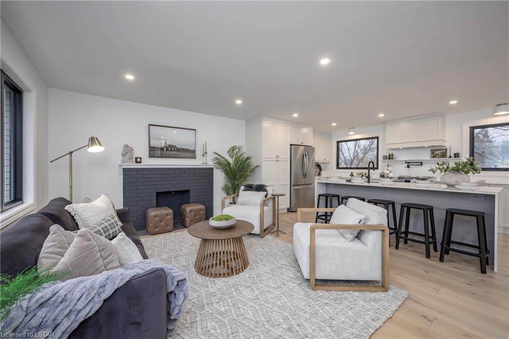 32 Frontenac Road - Photo 1