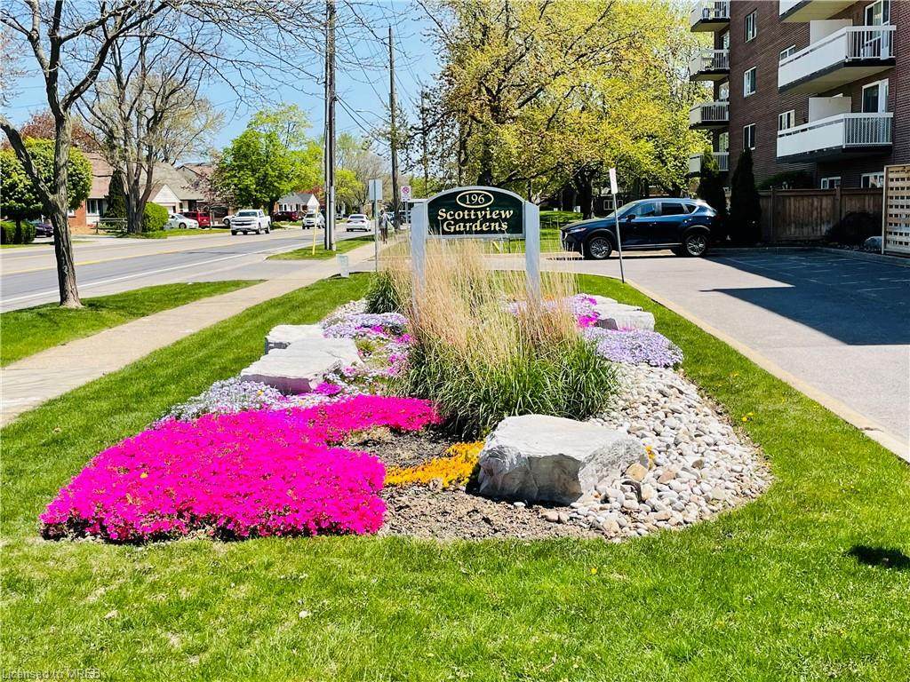196 Scott Street - Photo 1