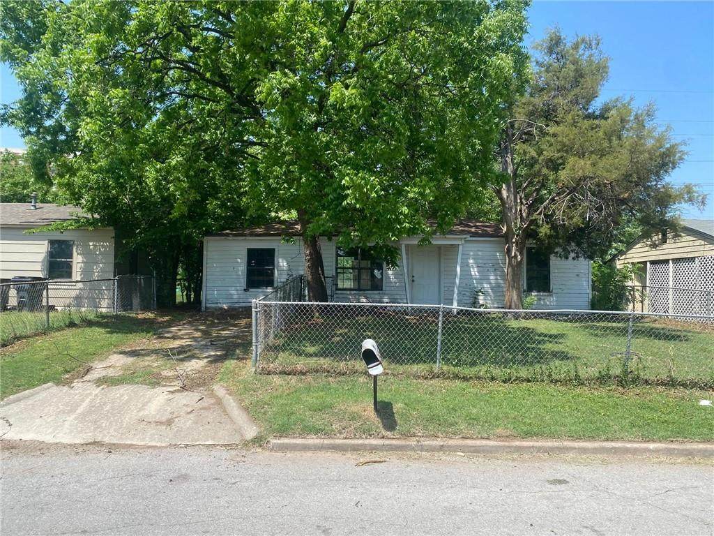 2737 G Avenue - Photo 1