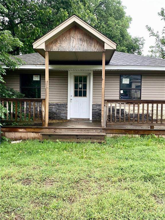 1209 Dakota Avenue - Photo 1