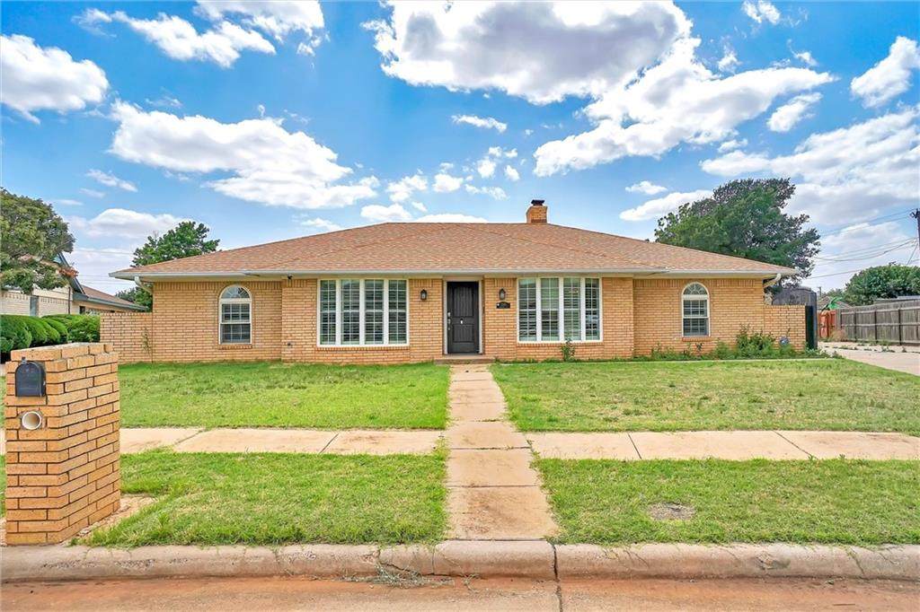 2501 Seminole Circle - Photo 1