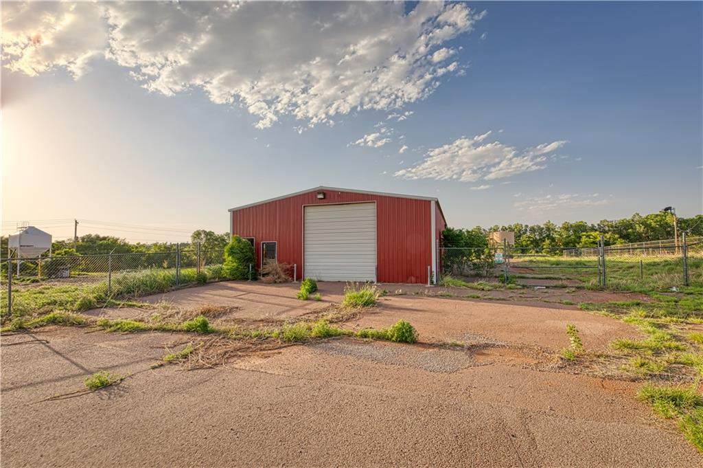 1703 Venture Boulevard - Photo 1