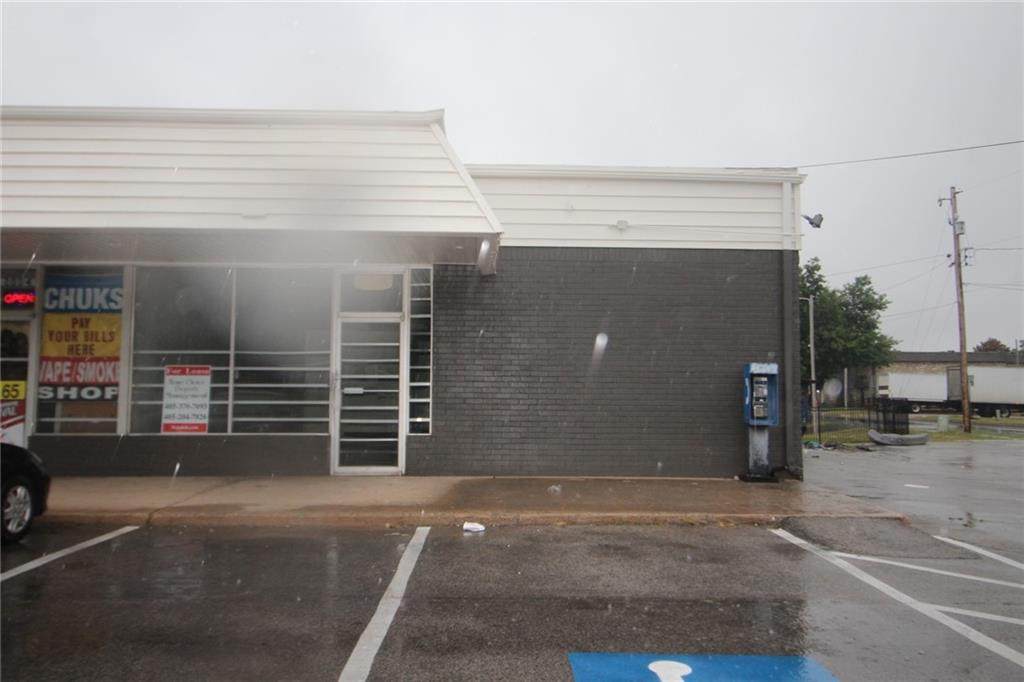 2000 Macarthur Boulevard - Photo 1