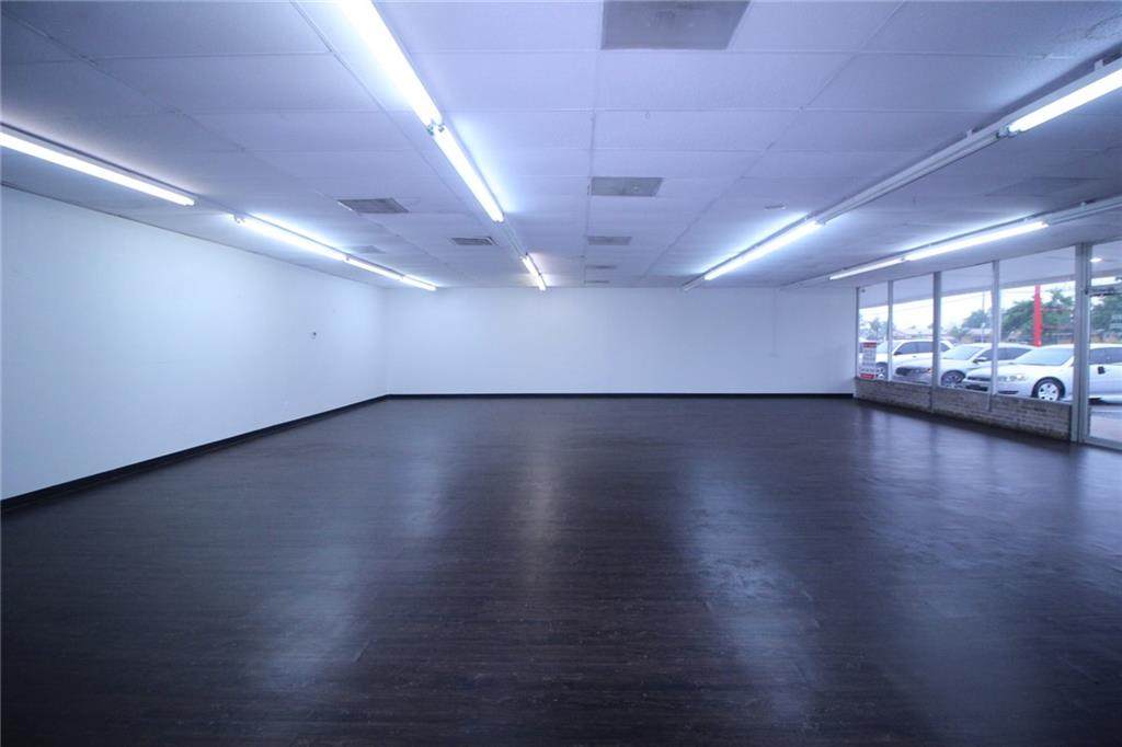 2020 Macarthur Boulevard - Photo 1