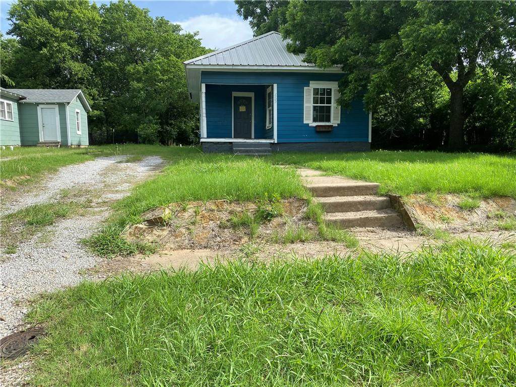 1105 3rd Avenue - Photo 1